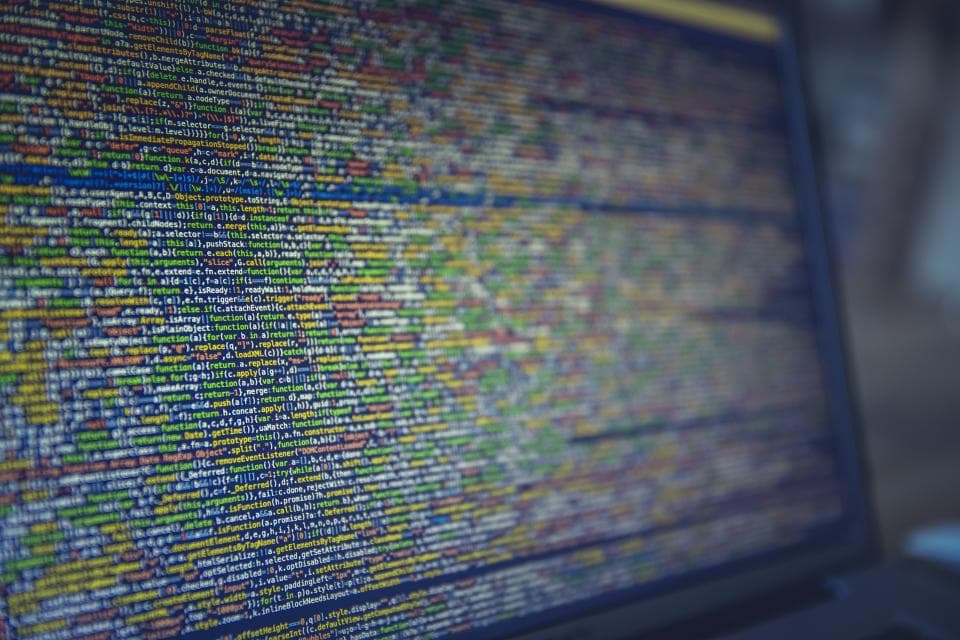 Jak być widocznym w AI search: ChatGPT, Google AI Overviews i Perplexity (2026)
